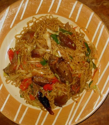 indomie noodles with vegetables and meats